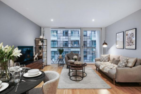 Spacious 1 bed flat with balcony minutes walk to Canary Wharf